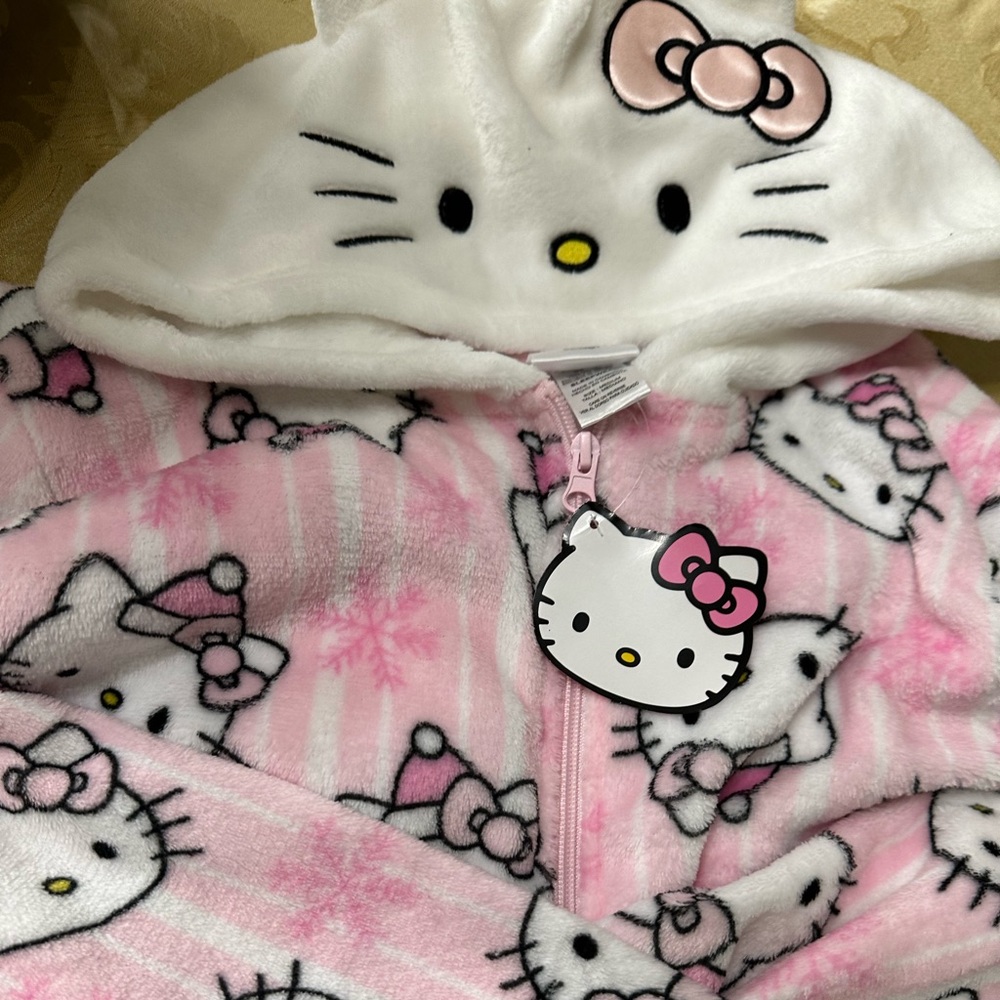💝💝NWT Hello Kitty Pink and White Onesie 💝💝